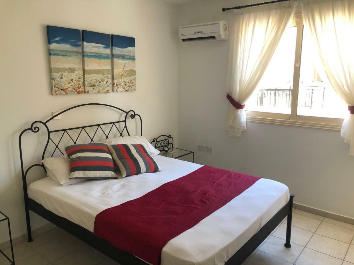 Royal Seacrest Apartment Paphos Exterior foto